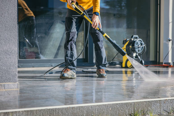 Best Sidewalk Pressure Washing  in Tracy, MN